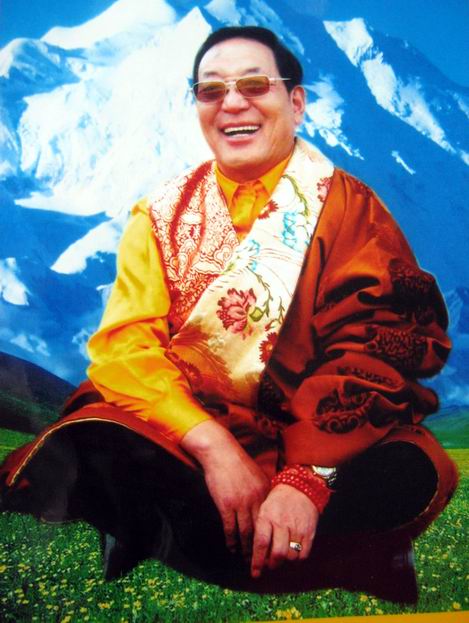 2004年皈依青海尊贵的尼尔西法王,潜心修习佛教密宗功法.
